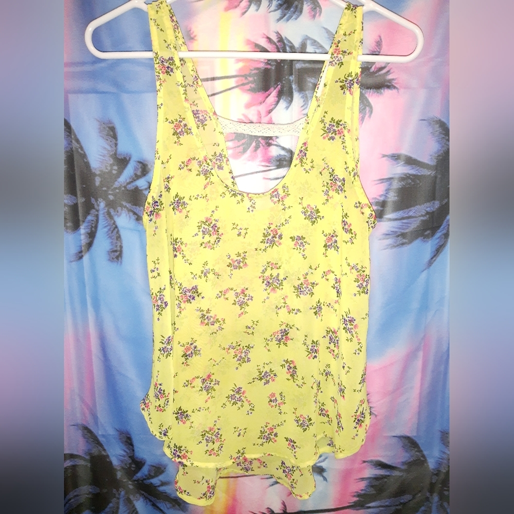 Lush Flowered Sleeveless High-Low Tank Top Flowy with Flower Pattern